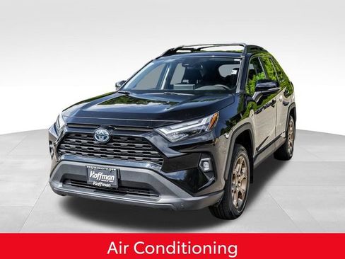 Used 2023 Toyota RAV4 AWD Hybrid image 13