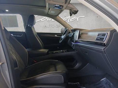 Used 2024 Volkswagen Atlas SEL Premium R-Line AWD/4WD image 25