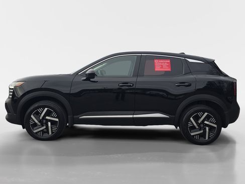 Certified 2025 Nissan Kicks SV image 2