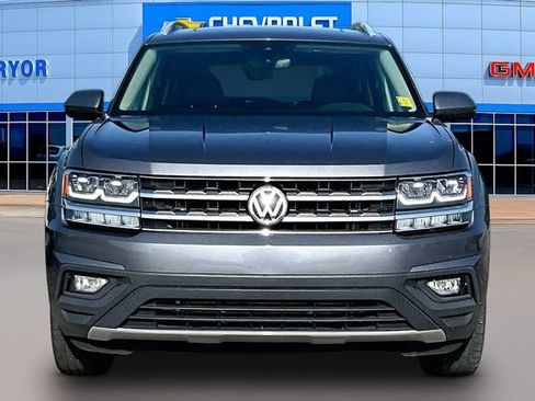 Used 2019 Volkswagen Atlas SE w/ Panoramic Sunroof Package FWD image 2