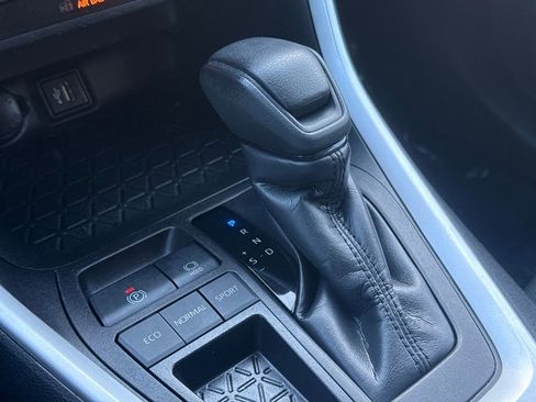 Used 2024 Toyota RAV4 XLE image 31