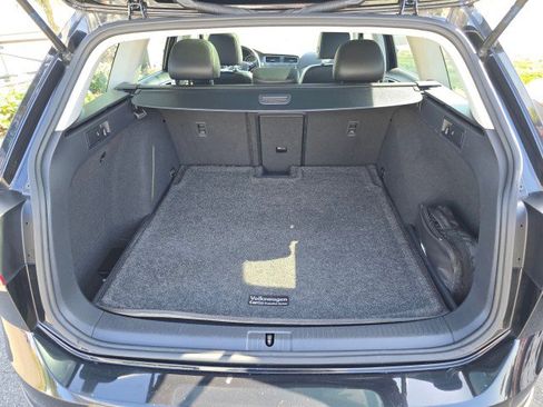 Used 2017 Volkswagen Golf Alltrack S image 16