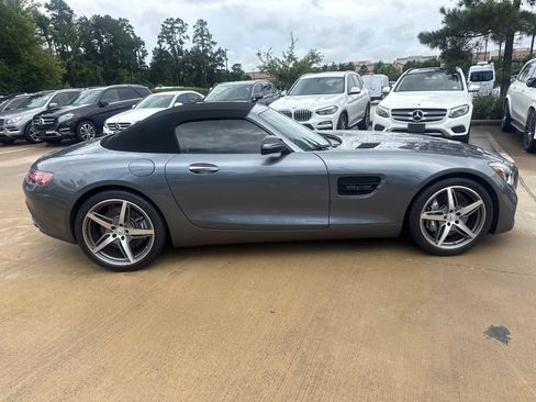Used 2018 Mercedes-Benz AMG GT Roadster image 3