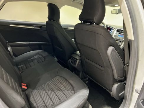 Used 2016 Ford Fusion SE FWD image 21