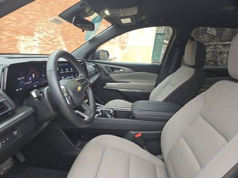 Certified 2025 Chevrolet Traverse LT image 7