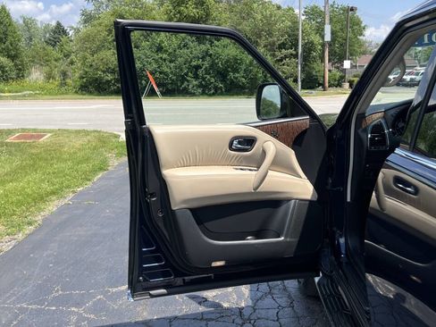 Used 2017 Nissan Armada SL image 35