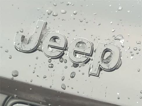 New 2025 Jeep Grand Cherokee Laredo image 12