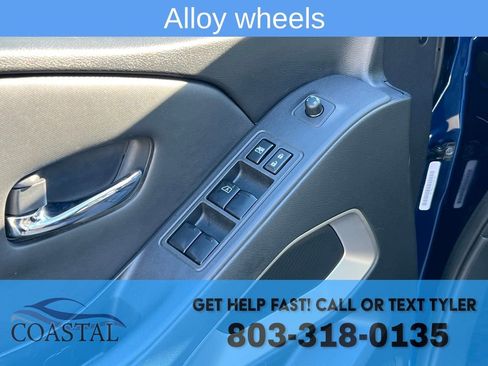 Used 2023 Nissan Frontier SV image 7