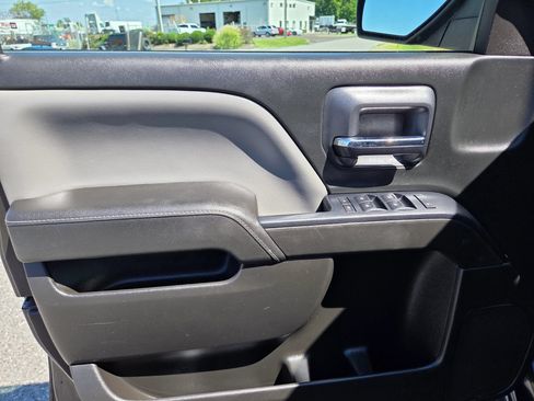 Used 2018 Chevrolet Silverado 2500 W/T AWD/4WD image 12