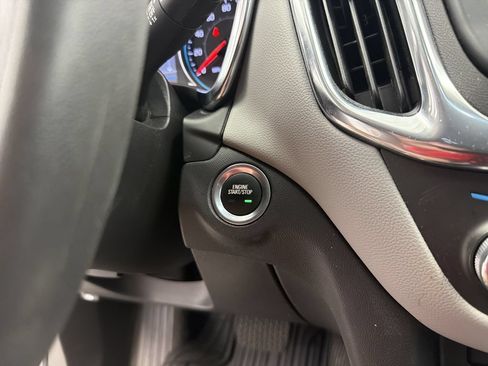 Used 2023 Chevrolet Equinox LT FWD image 25