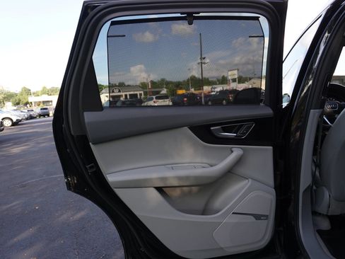 Used 2017 Audi Q7 3.0T Prestige w/ Prestige Package AWD/4WD image 26
