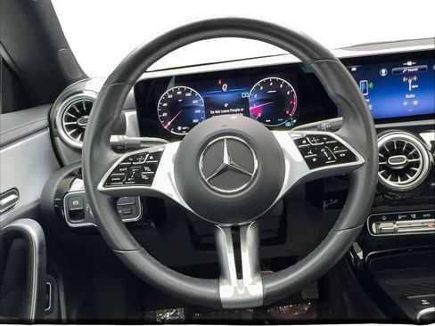 Used 2025 Mercedes-Benz CLA 250 4MATIC image 35