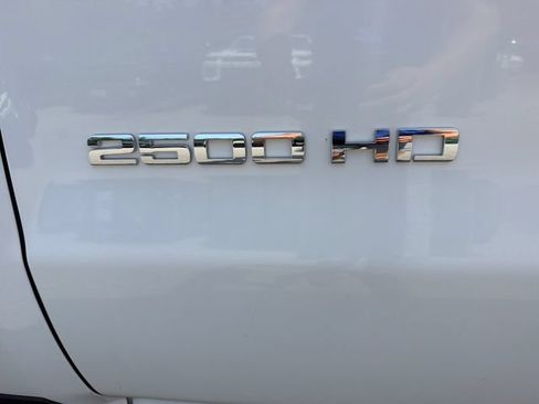 Used 2019 Chevrolet Silverado 2500 W/T AWD/4WD image 9