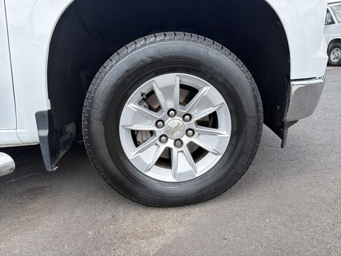 Used 2023 Chevrolet Silverado 1500 LT AWD/4WD image 13