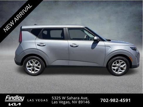 Certified 2023 Kia Soul LX w/ LX Technology Package FWD image 3