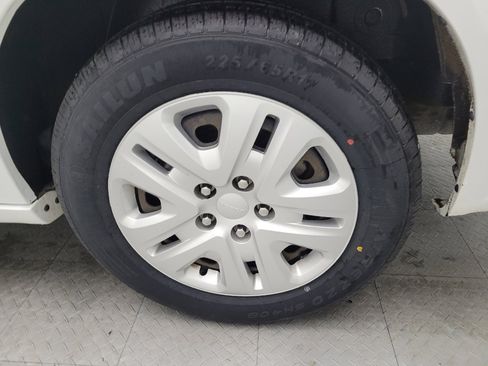 Used 2019 Dodge Grand Caravan SE image 31