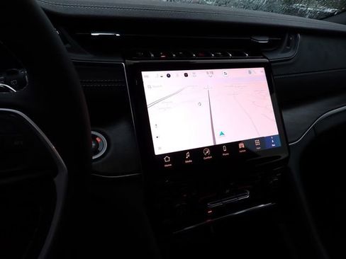 New 2025 Jeep Grand Cherokee Limited AWD/4WD image 18
