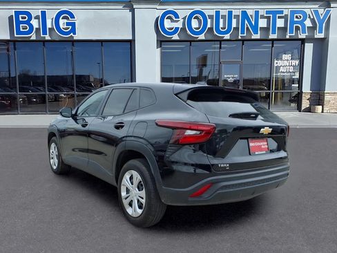 Used 2025 Chevrolet Trax LS w/ Driver Confidence Package FWD image 5