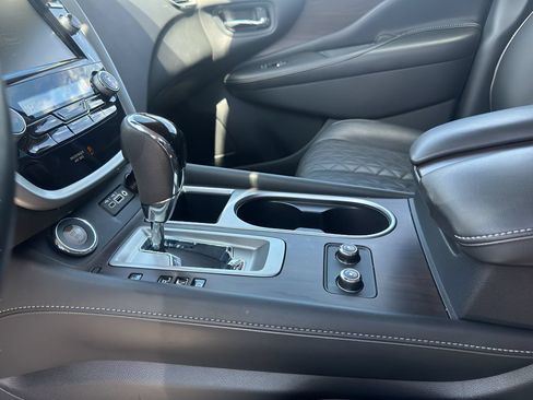 Used 2019 Nissan Murano S AWD/4WD image 14