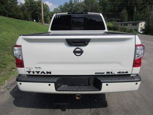 Used 2019 Nissan Titan SL w/ Midnight Edition AWD/4WD image 4