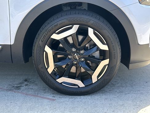 Used 2023 Kia Telluride S w/ S Sunroof Package FWD image 11