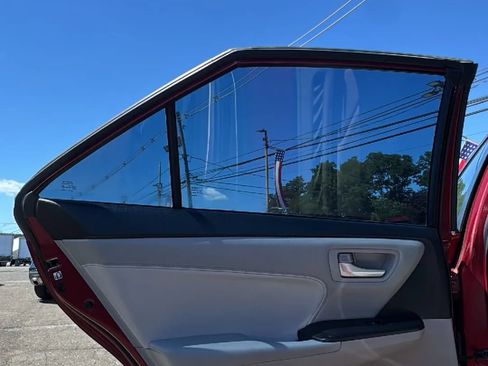Used 2017 Toyota Camry XLE FWD image 13