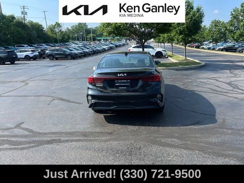 Used 2022 Kia Forte LXS FWD image 6