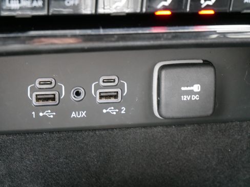 Used 2021 Jeep Grand Cherokee L Limited AWD/4WD image 28