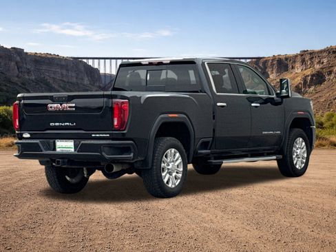 Used 2022 GMC Sierra 2500 Denali w/ Denali Ultimate Package image 3