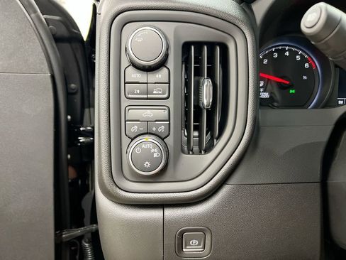 Used 2023 Chevrolet Silverado 1500 Custom w/ 2.7L Blackout Package AWD/4WD image 17