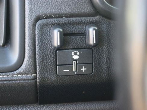 Used 2020 GMC Canyon Denali image 30