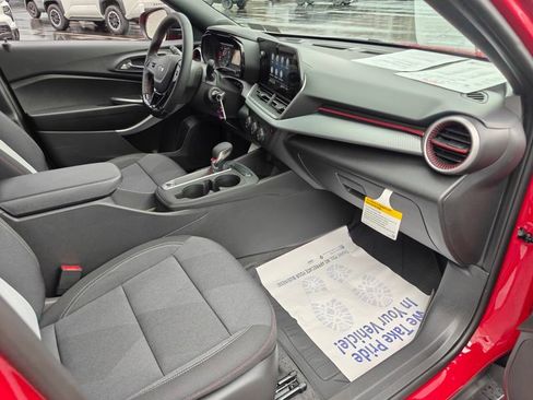 Used 2026 Chevrolet Trax RS image 17