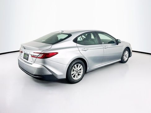 Used 2025 Toyota Camry LE FWD image 9
