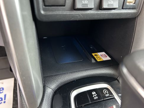 Certified 2022 Toyota Corolla Cross XLE image 30