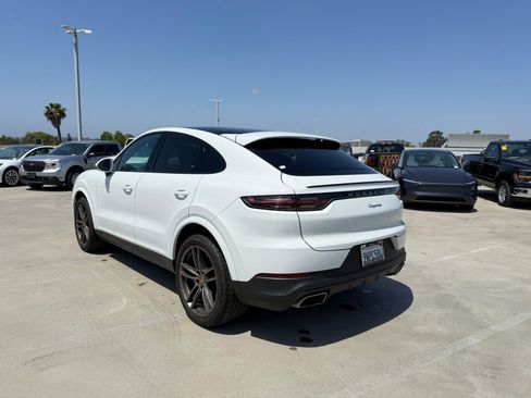 Used 2022 Porsche Cayenne Coupe AWD/4WD image 2