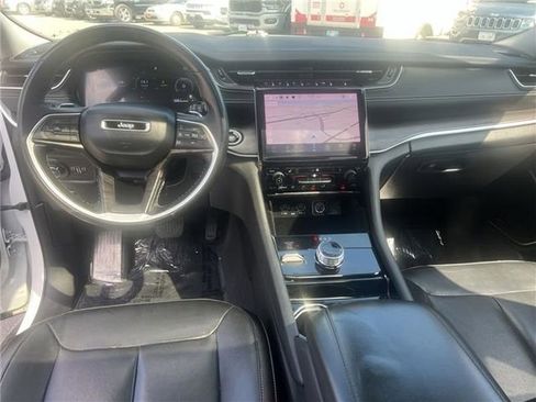 Used 2022 Jeep Grand Cherokee L Limited image 8