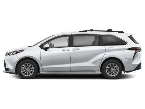 Certified 2025 Toyota Sienna XLE w/ XLE Plus Package FWD image 3
