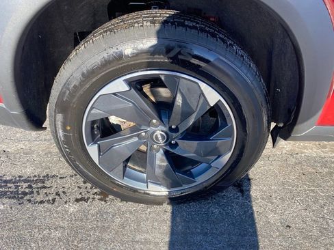 Used 2024 Nissan Rogue SV image 29