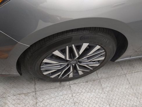 Used 2024 Nissan Altima 2.5 SV image 31