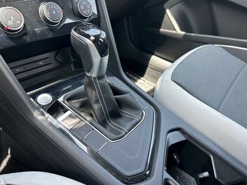 Certified 2025 Volkswagen Taos S FWD image 34