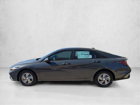 New 2026 Hyundai Elantra SE w/ Cargo Package image 5