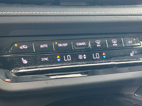 Used 2022 Buick Envision Preferred image 28