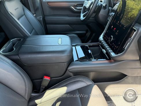 Used 2025 GMC Yukon Denali AWD/4WD image 14