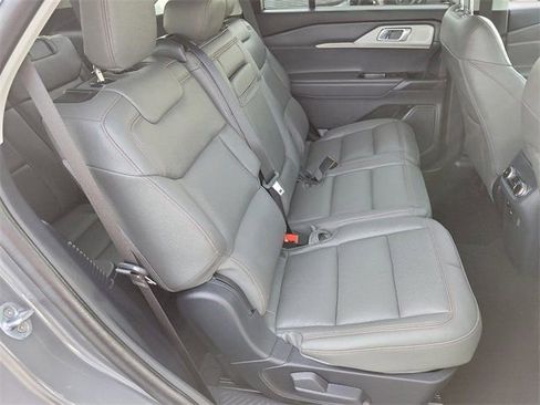 Used 2025 Ford Explorer Active image 17
