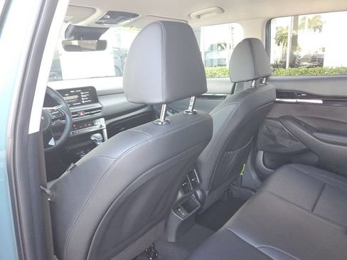 Used 2025 Kia Seltos EX FWD image 10