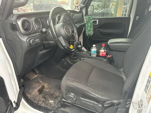 Used 2022 Jeep Gladiator Sport AWD/4WD image 5