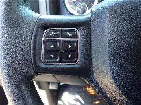 Used 2019 RAM 1500 Classic SLT AWD/4WD image 12
