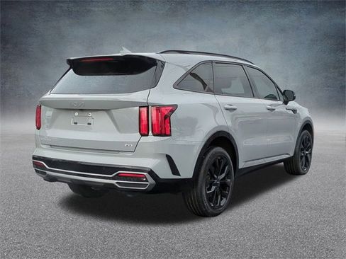 Used 2023 Kia Sorento SX image 9