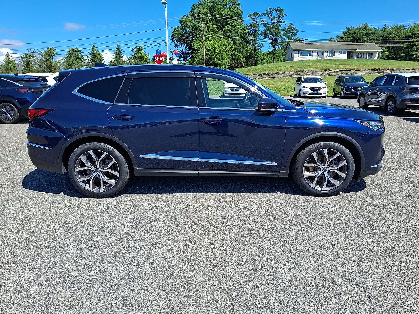 Used 2024 Acura MDX w/ Technology Package AWD/4WD image 8
