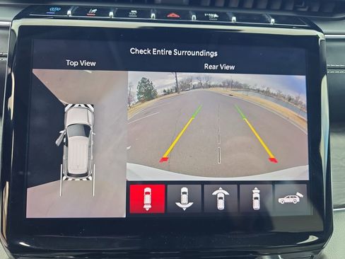 Used 2022 Jeep Grand Cherokee Overland w/ Advanced Protech Group III image 22